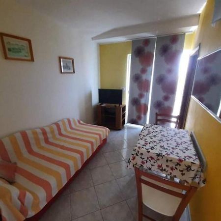 Apartments Robi- Swimming Pool And Beautiful Garden Kampor Екстер'єр фото
