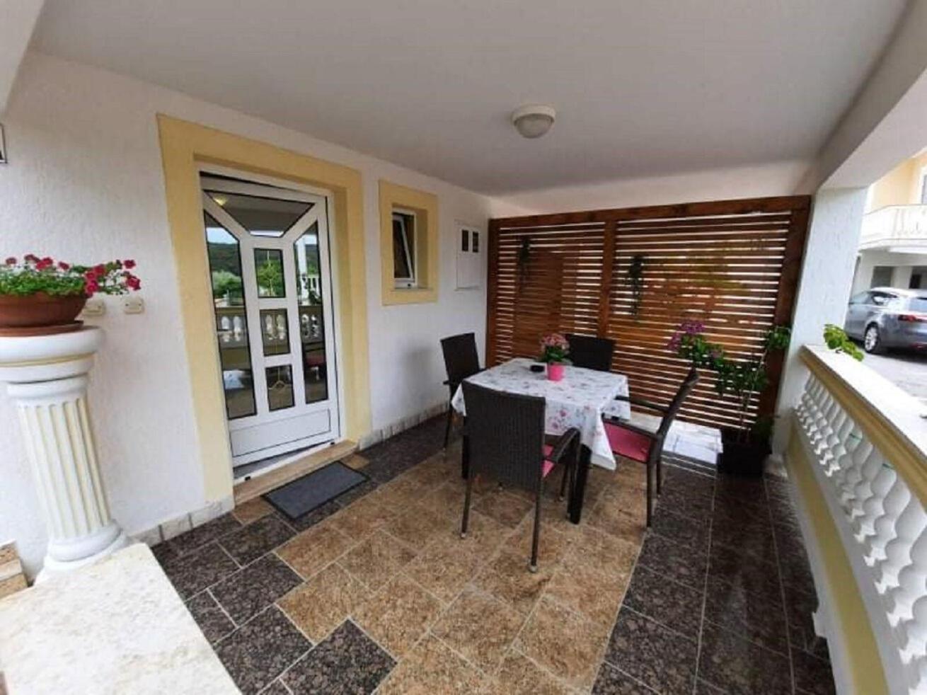 Apartments Robi- Swimming Pool And Beautiful Garden Kampor Екстер'єр фото