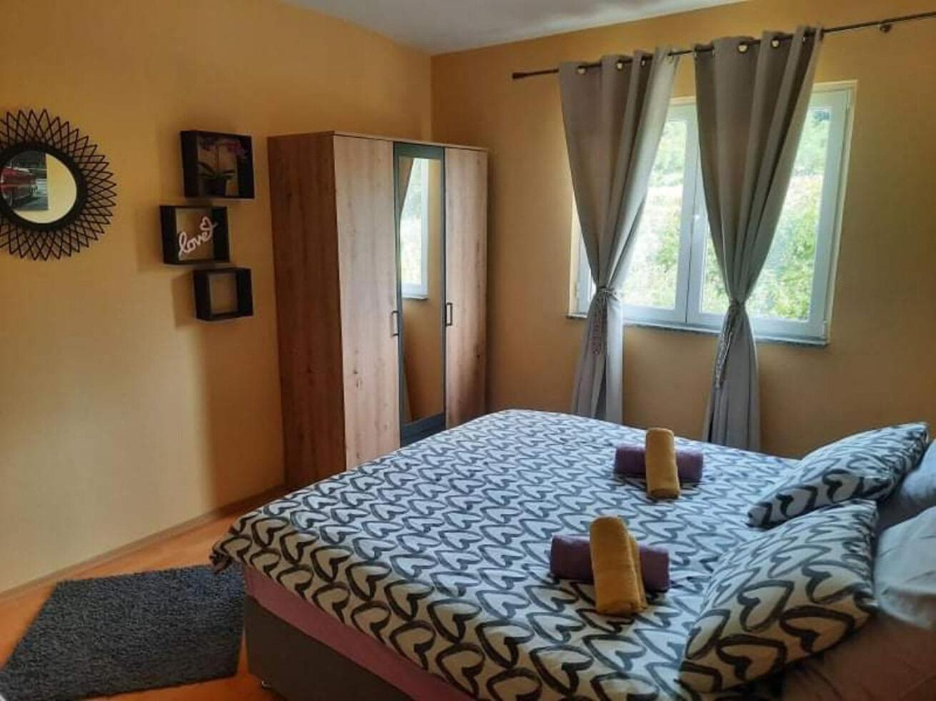 Apartments Robi- Swimming Pool And Beautiful Garden Kampor Екстер'єр фото