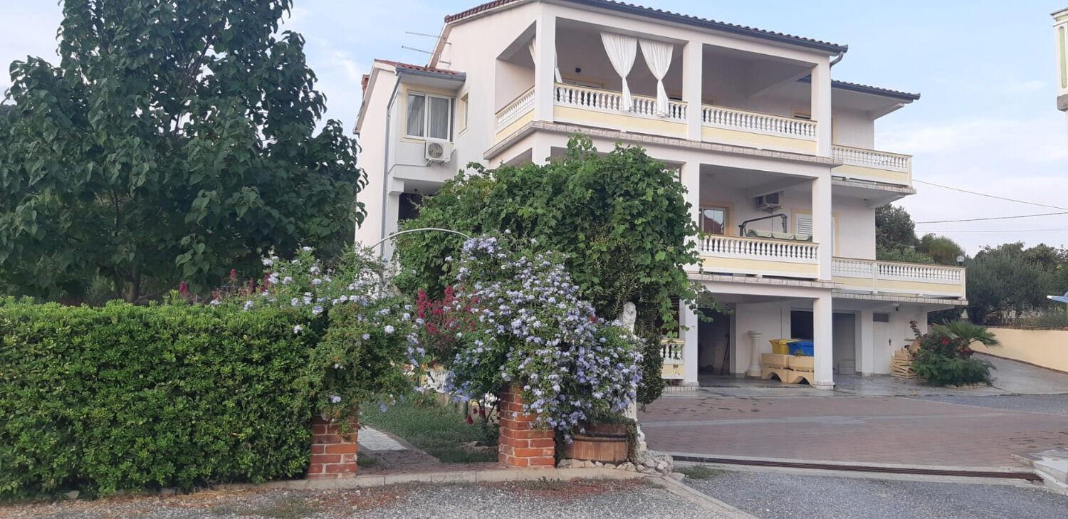 Apartments Robi- Swimming Pool And Beautiful Garden Kampor Екстер'єр фото
