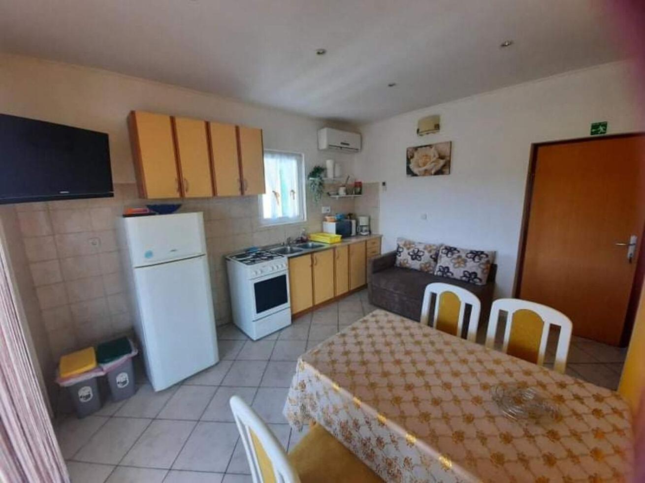 Apartments Robi- Swimming Pool And Beautiful Garden Kampor Екстер'єр фото