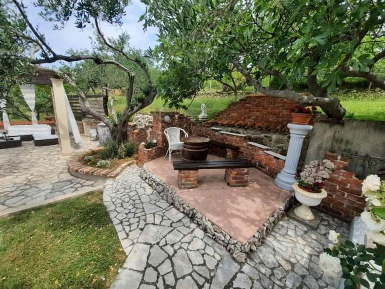 Apartments Robi- Swimming Pool And Beautiful Garden Kampor Екстер'єр фото